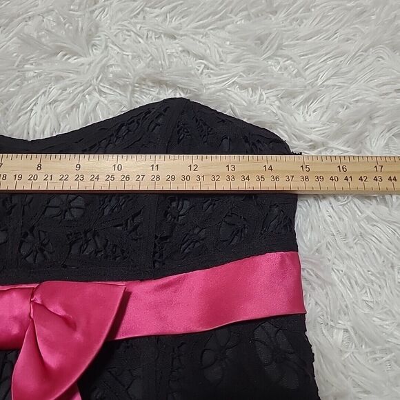 Betsey Johnson Dress Sz 4 Black Pink Fit & Flare Strapless Embroidered Lace - Picture 5 of 10